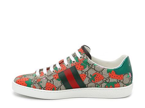 gucci shoes with gucci written on the back|gucci shoes new model.